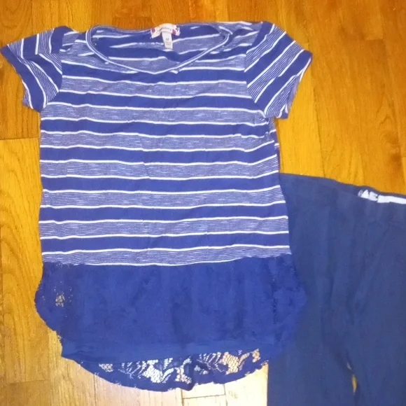 Blue Striped Top with lace accent and Leggings Set girl medium - Picture 2 of 3